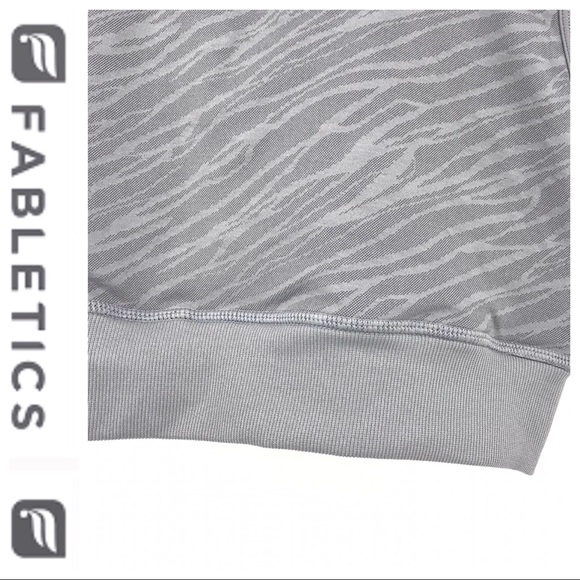 💕SALE💕 Fabletics Gray Jacquard Tank Top - Picture 6 of 8